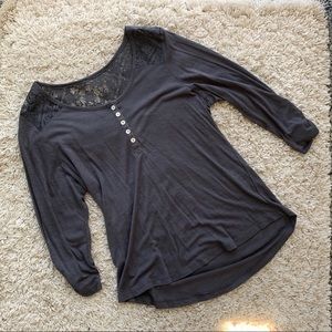 3/4 length gray shirt with lace